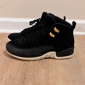 Jordan Reverse Taxi size 7 Youth